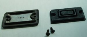 COUVERCLE MAÎTRE-CYLINDRE DE FREIN AVANT SUZUKI