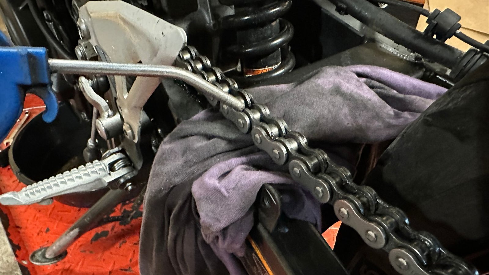 Comment entretenir sa chaîne moto